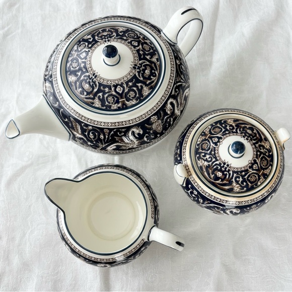 Wedgwood Florentine Blue Dragon Teapot Creamer Sugar - Picture 1 of 13